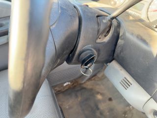 2005 Ford F-350 - Interior Steering Wheel With Keys Image